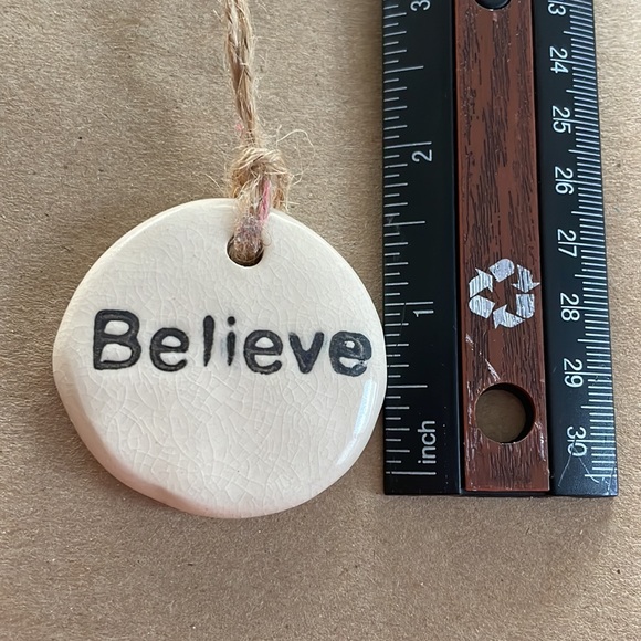Ceramic BELIEVE ornament - Picture 4 of 4